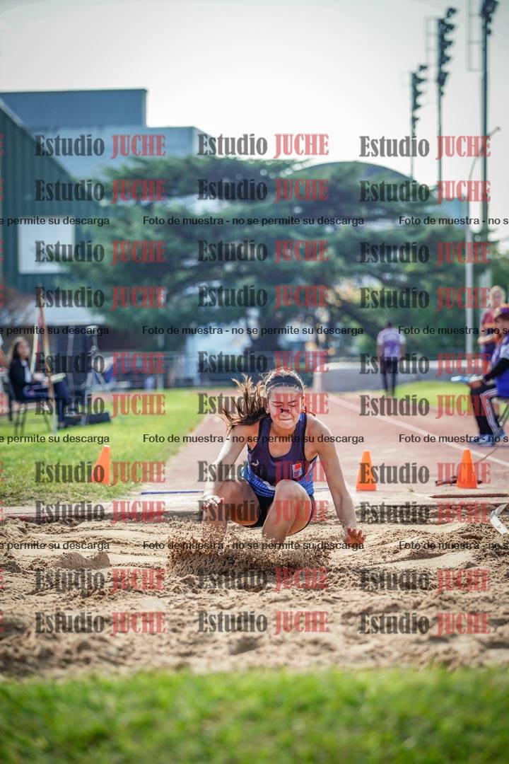 Fotos del salto en largo de mujeres - hepta 5