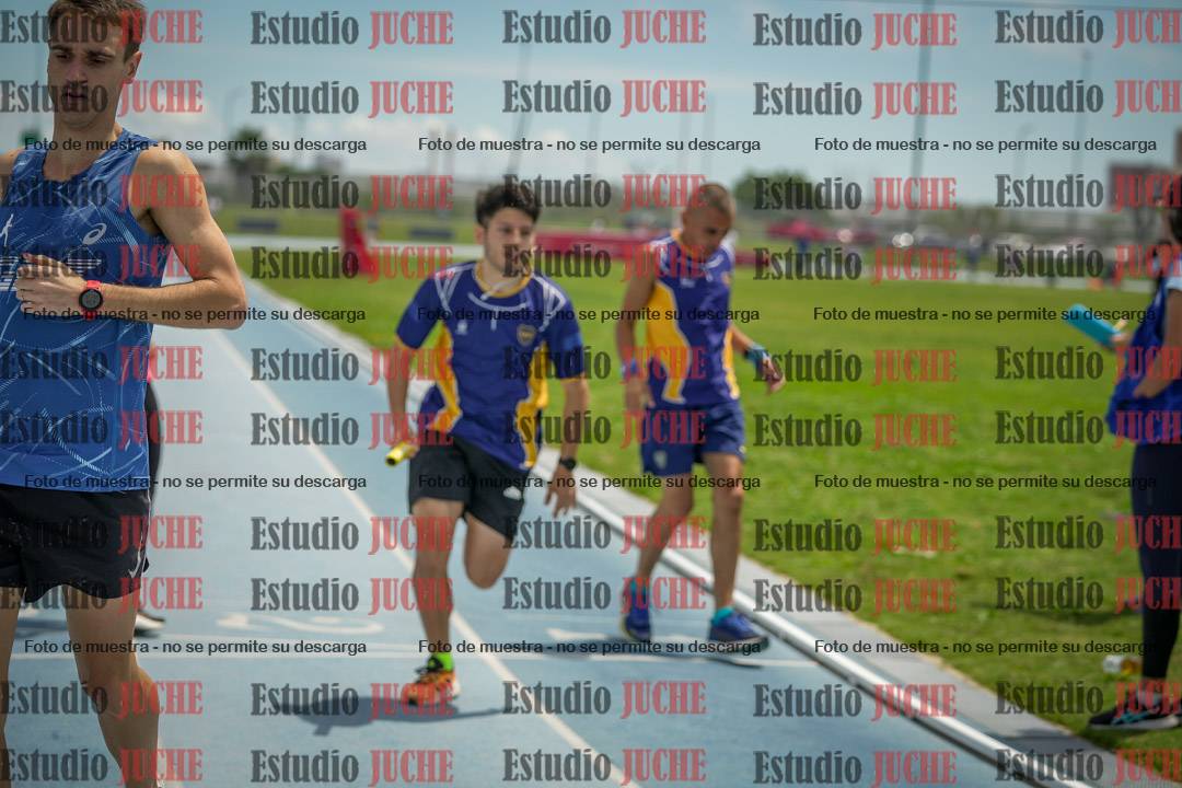 Fotos durante el transcurso de los relevos 20' para running teams - serie 2