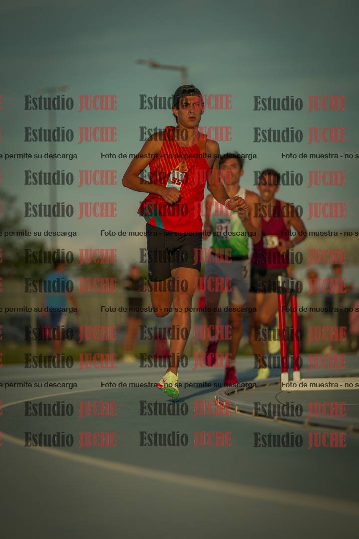 Fotos de los 3000 m llanos de varones