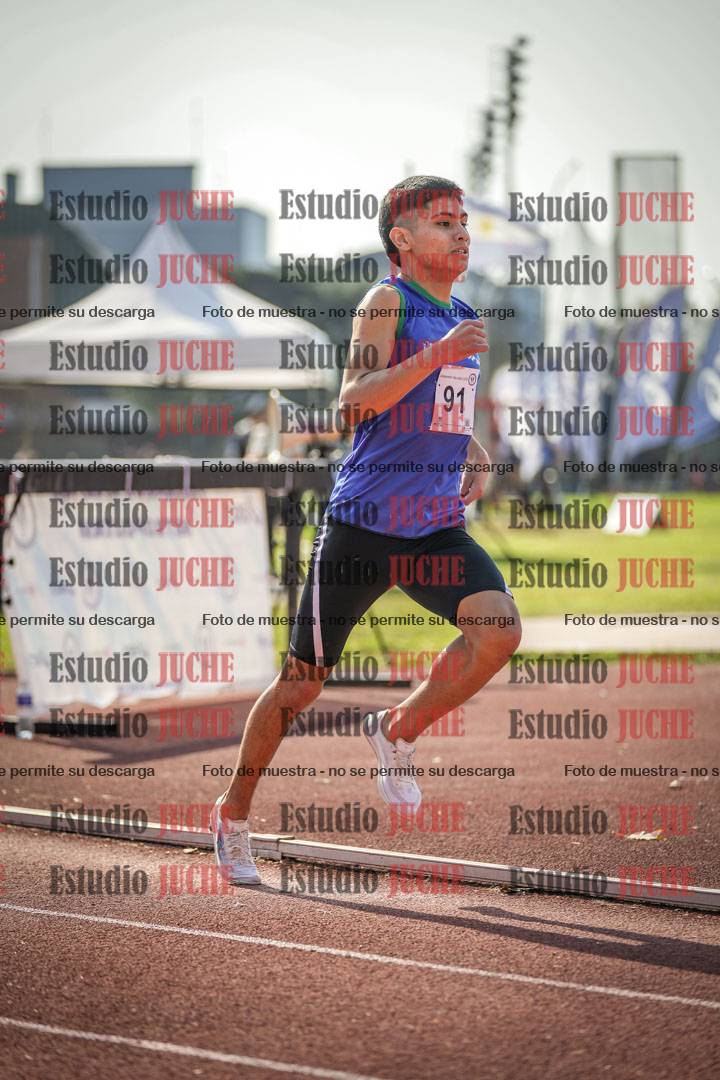 Fotos de los 800 m llanos de varones