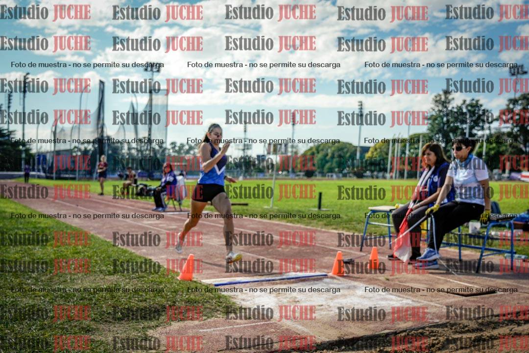 Fotos del salto en largo de mujeres - hepta 5