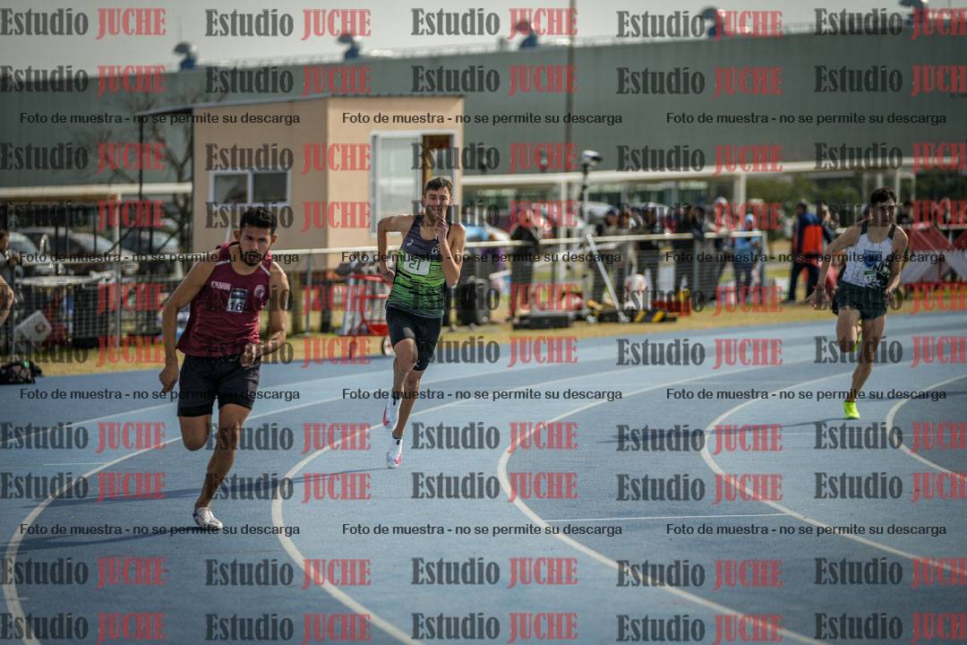 Fotos de los 800 m llanos de varones