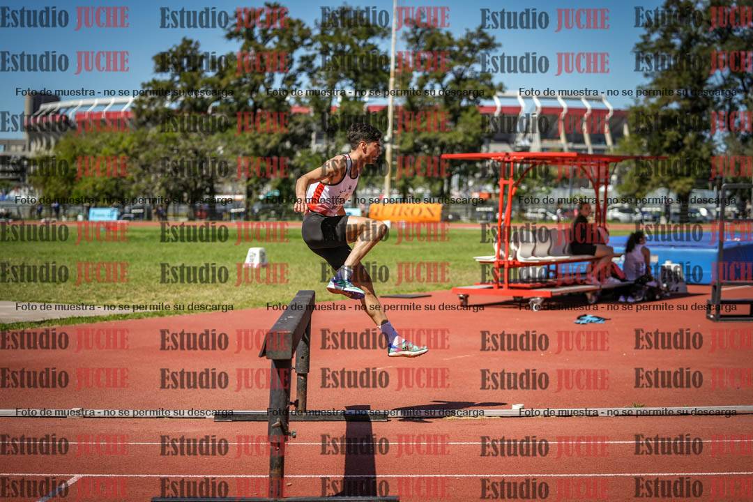 Fotos de los 3000 m con obstáculos de varones
