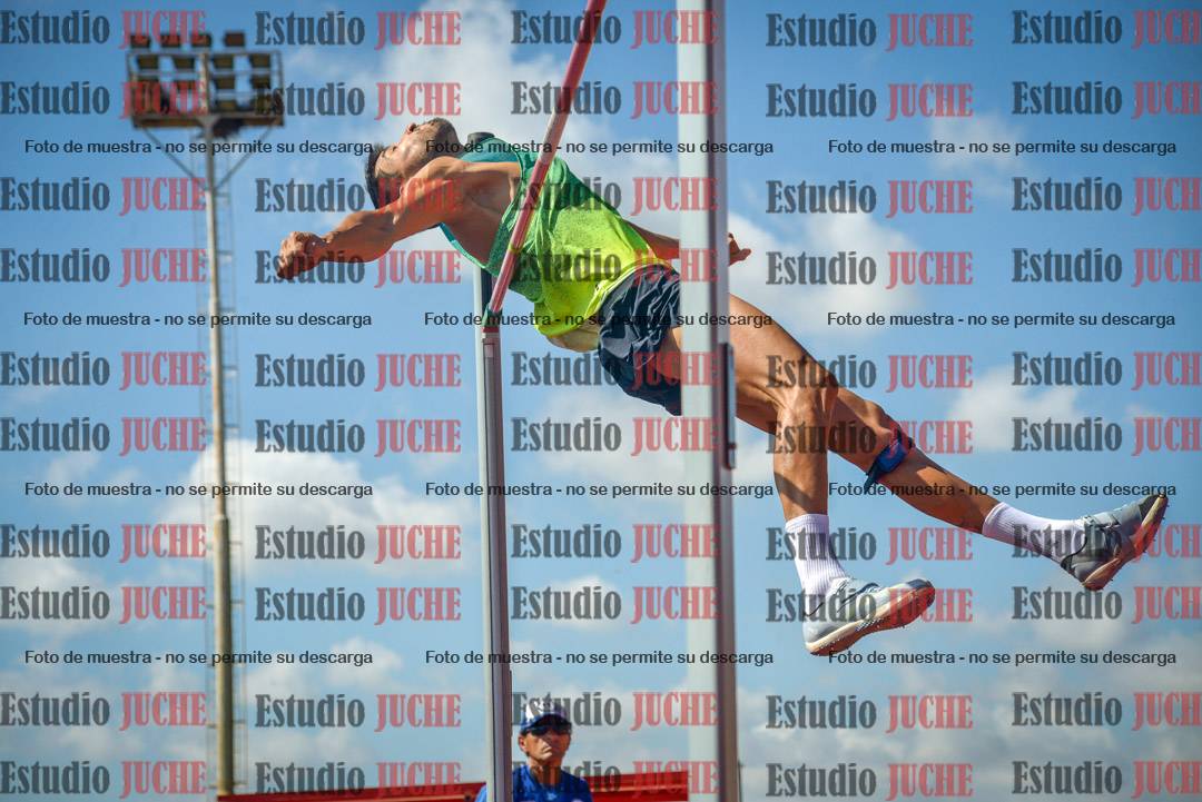 Fotos del salto en alto de varones