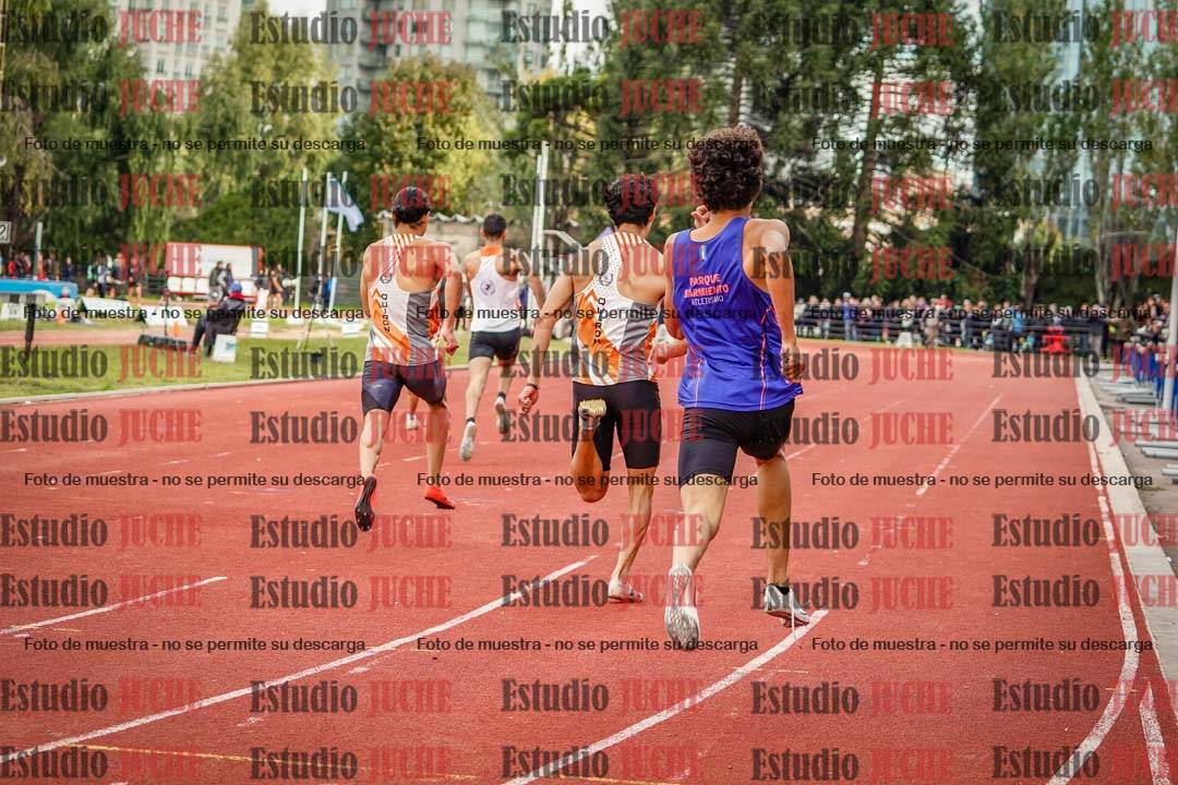 Fotos de los 400 m llanos de varones