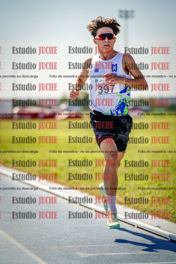 Fotos de los 2000 m con obstáculos de varones