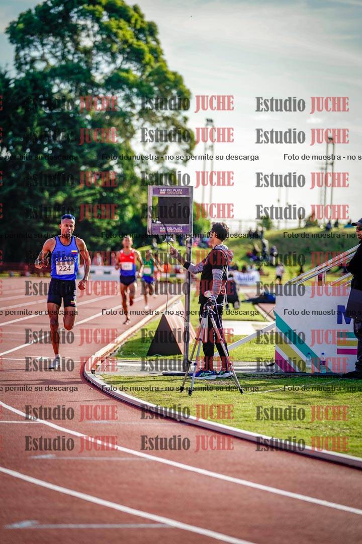 Fotos de los 3000 m con obstáculos de varones