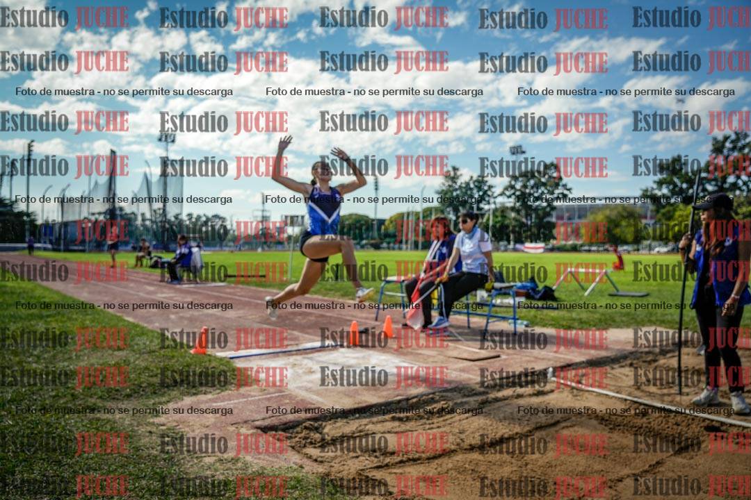 Fotos del salto en largo de mujeres - hepta 5