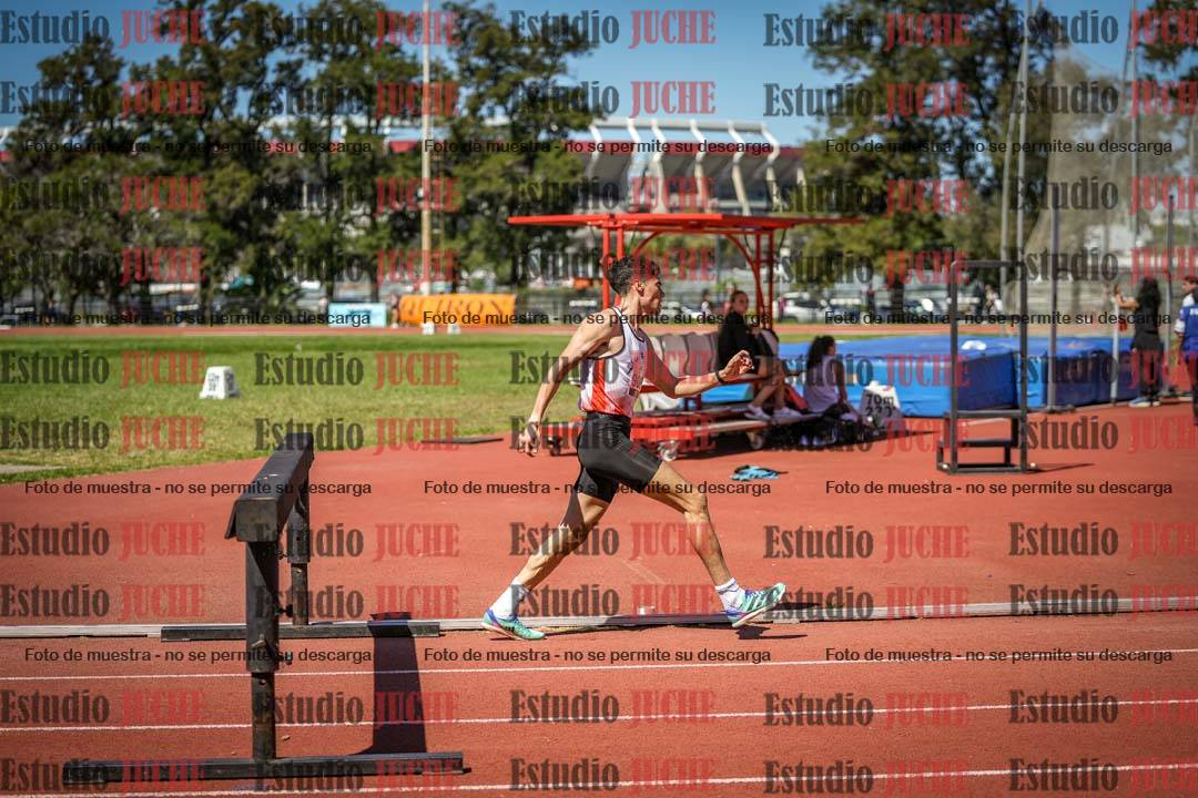Fotos de los 3000 m con obstáculos de varones