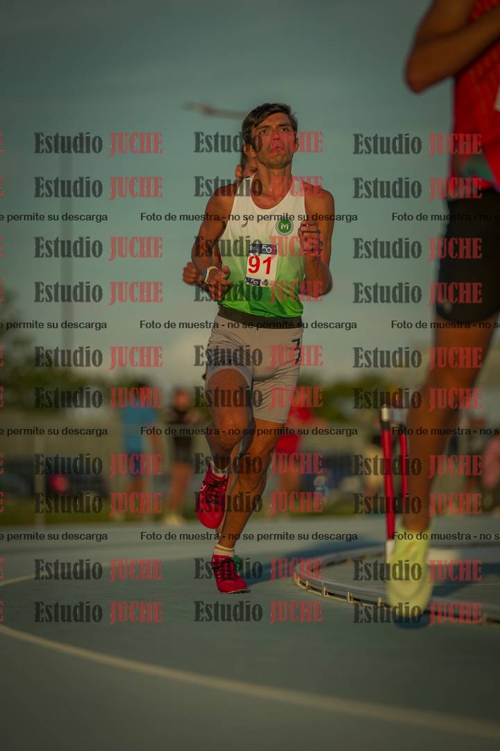 Fotos de los 3000 m llanos de varones