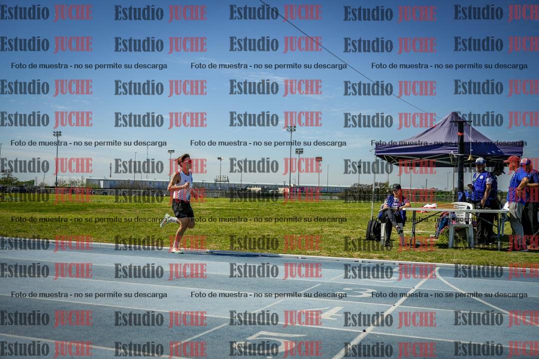 Fotos de los 2000 m con obstáculos de varones
