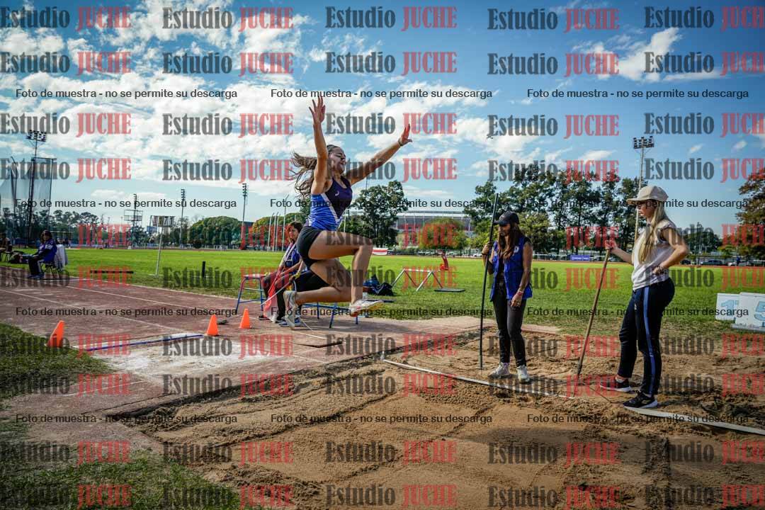 Fotos del salto en largo de mujeres - hepta 5