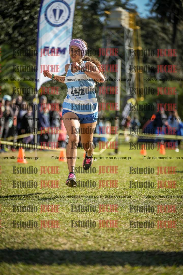 Fotos de la llegada del cross de 2000 m