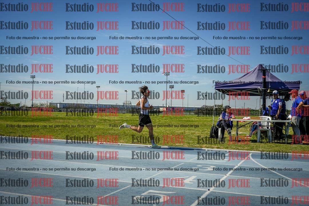 Fotos de los 2000 m con obstáculos de varones