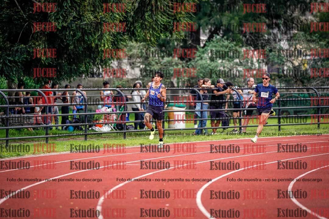 Fotos de los 800 m llanos de varones
