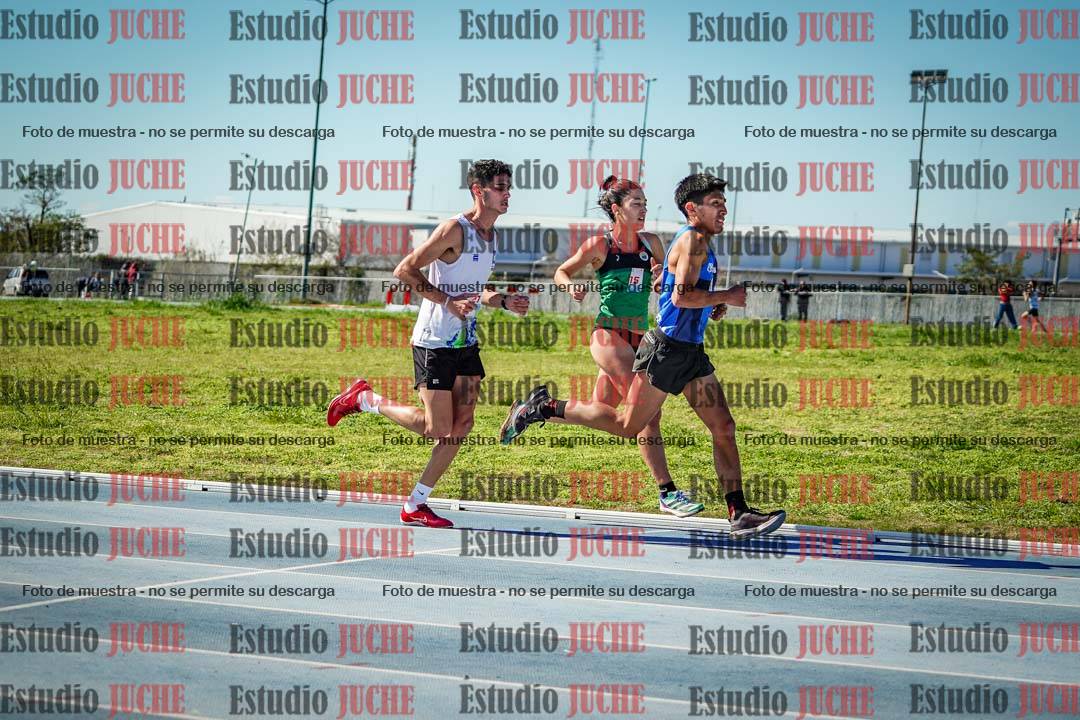 Fotos de los 5000 m llanos de mujeres y varones