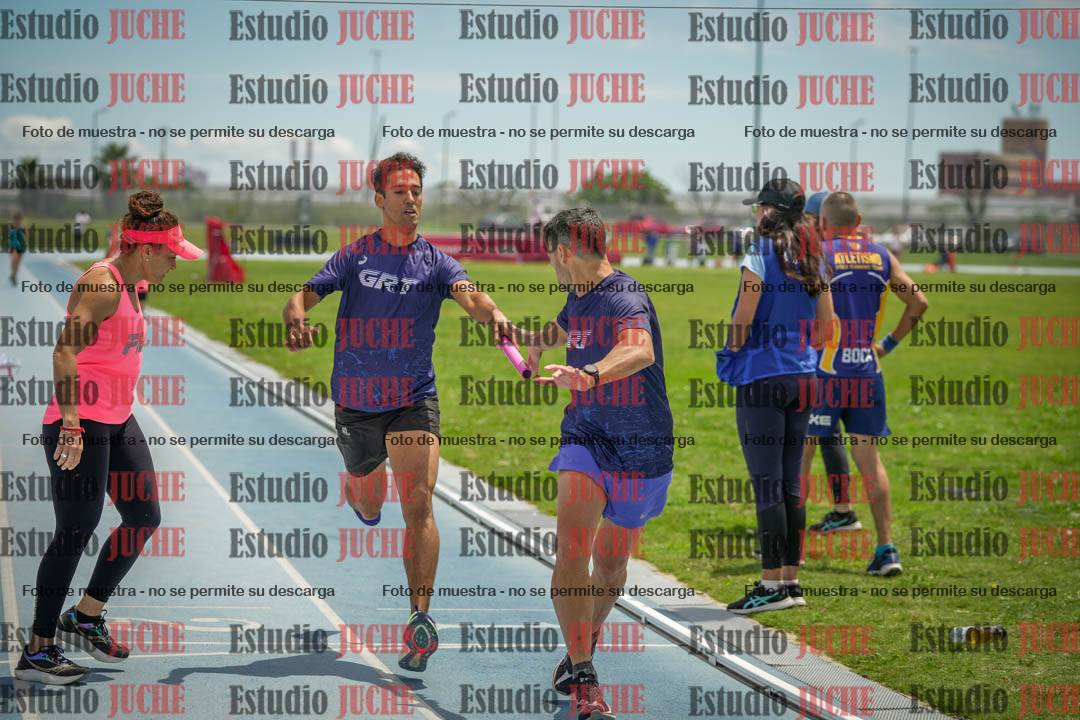 Fotos durante el transcurso de los relevos 20' para running teams - serie 2