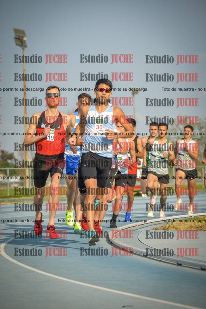 Fotos de los 3000 m llanos de varones