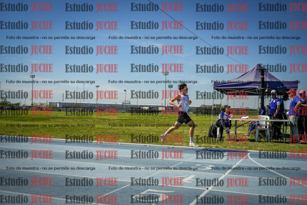 Fotos de los 2000 m con obstáculos de varones