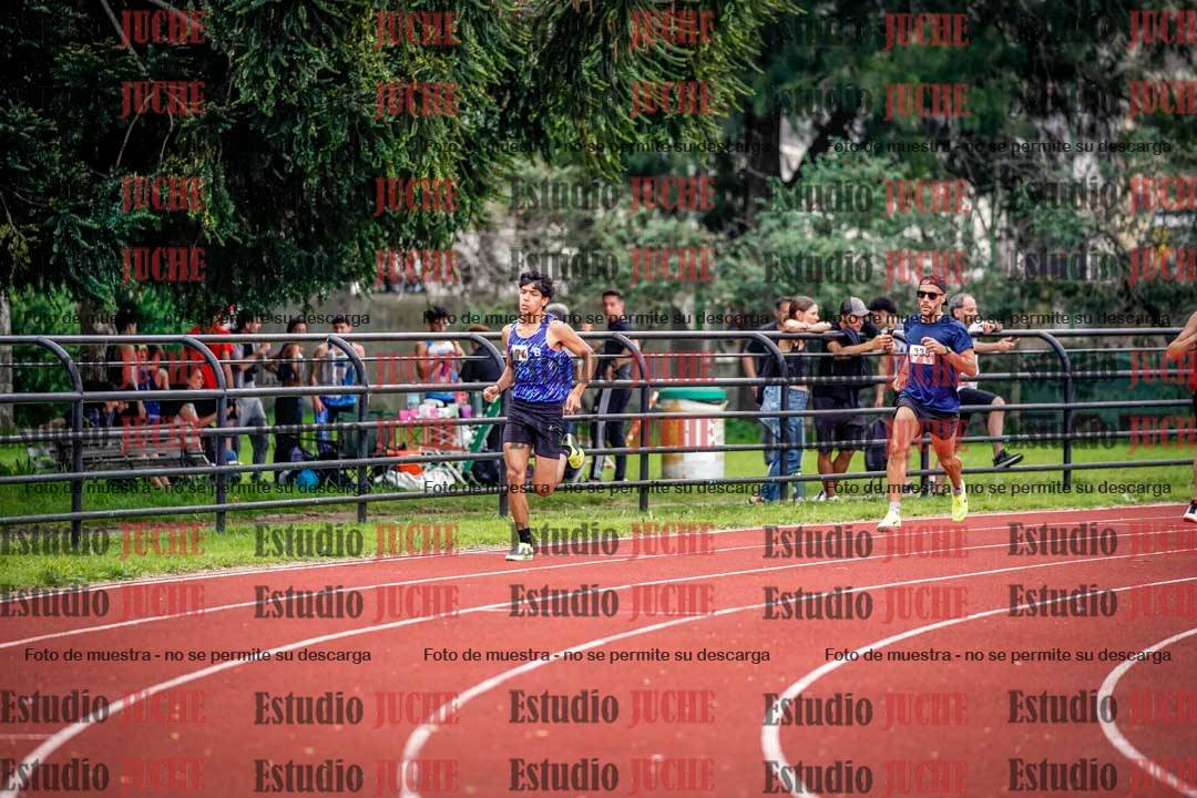 Fotos de los 800 m llanos de varones