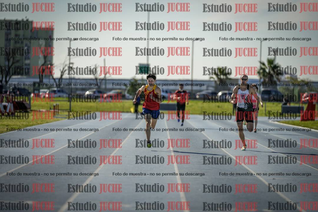 Fotos de los 400 m llanos de varones