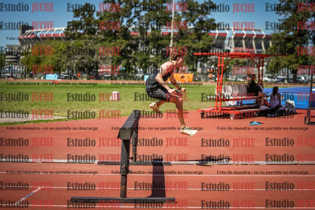 Fotos de los 3000 m con obstáculos de varones