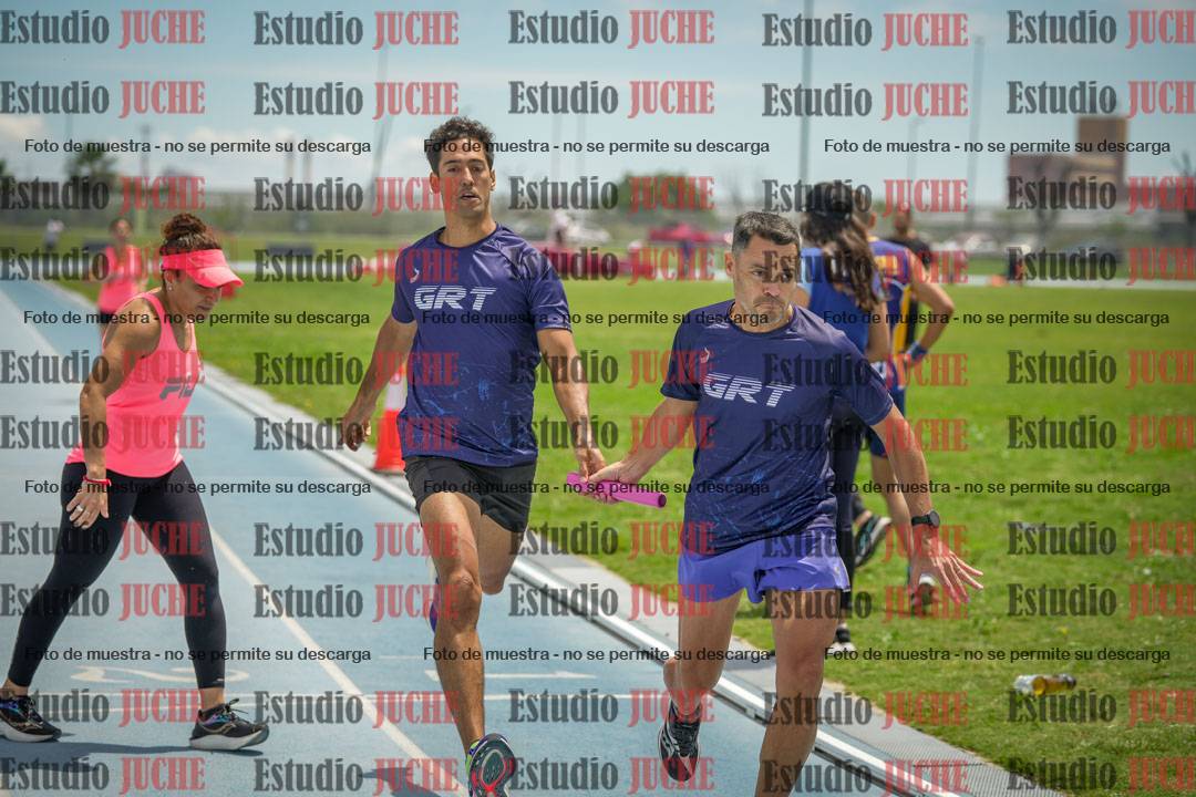 Fotos durante el transcurso de los relevos 20' para running teams - serie 2