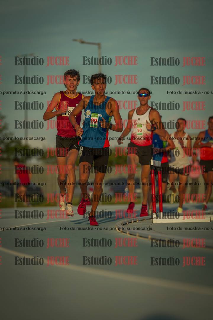 Fotos de los 3000 m llanos de varones