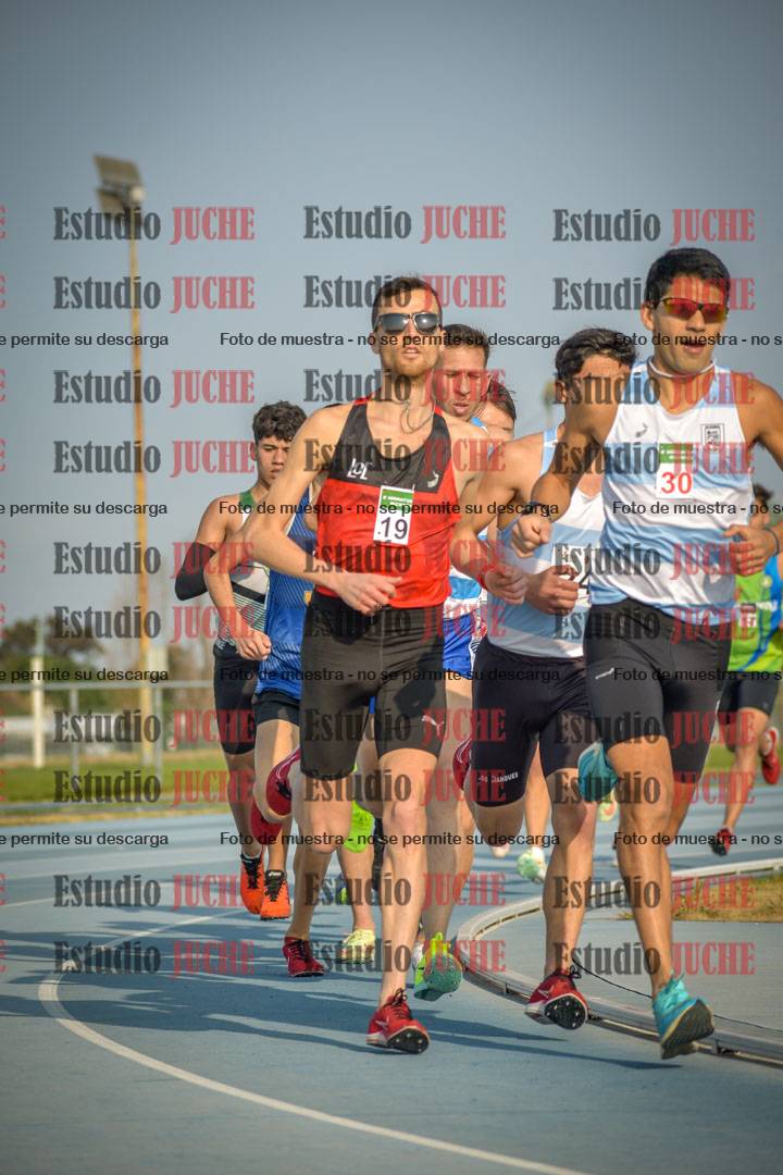 Fotos de los 3000 m llanos de varones