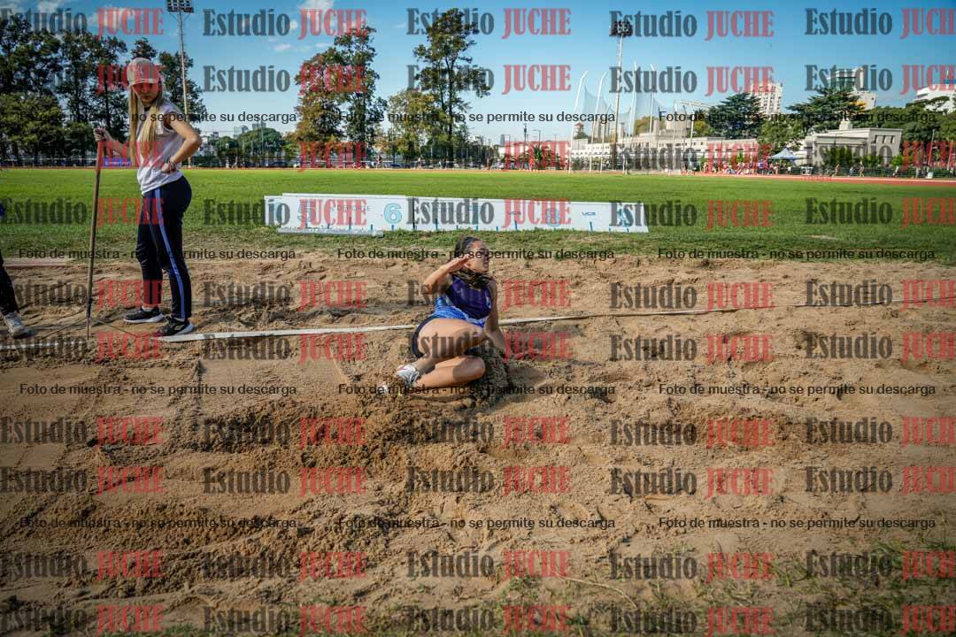 Fotos del salto en largo de mujeres - hepta 5