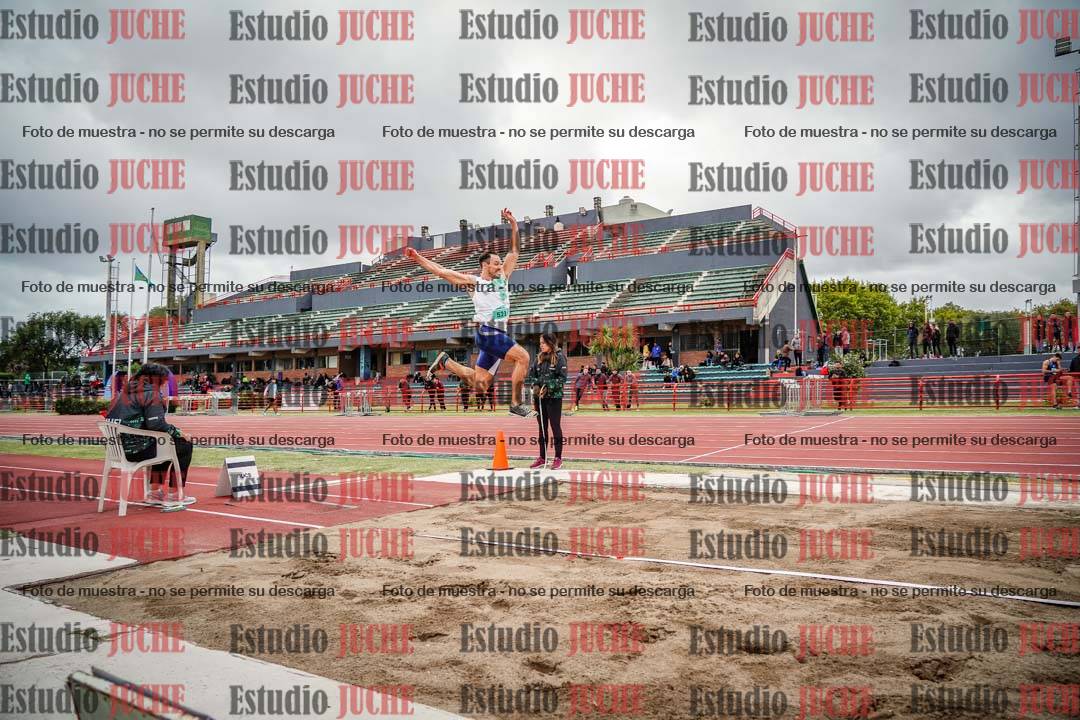 Fotos del salto en largo de varones