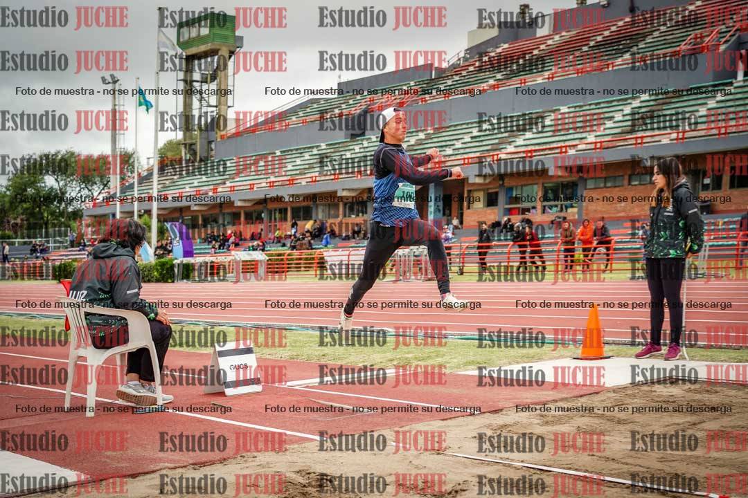 Fotos del salto en largo de varones