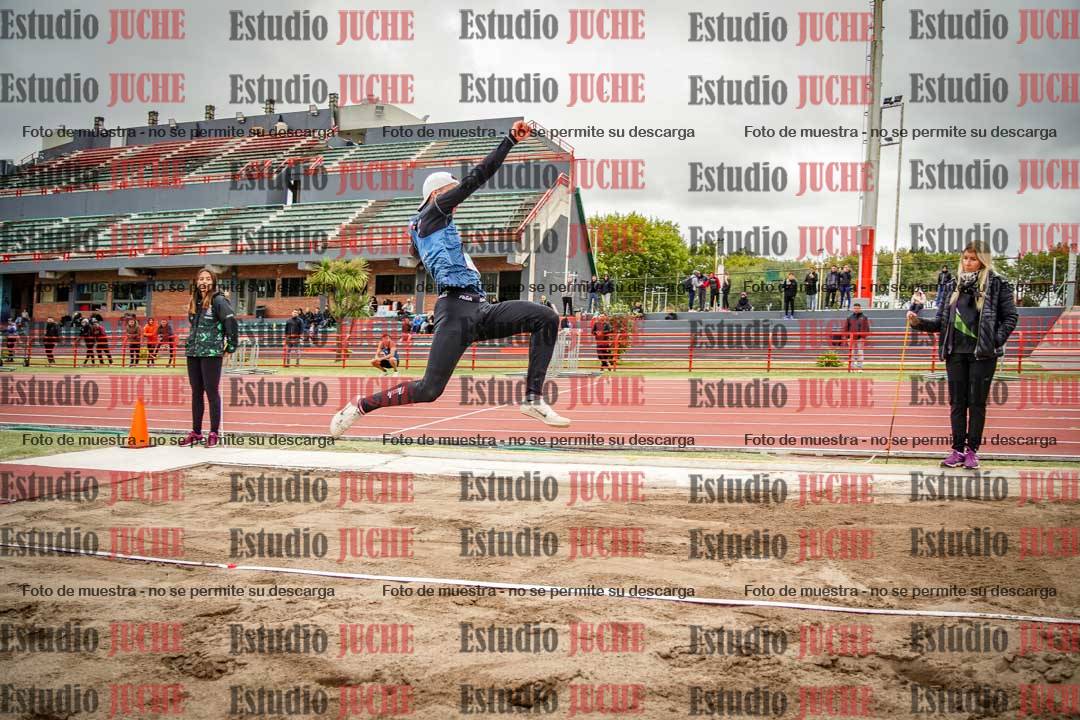 Fotos del salto en largo de varones