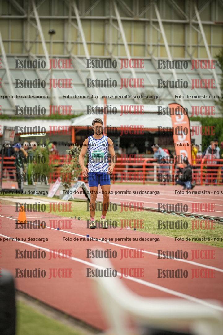 Fotos del salto en largo de varones