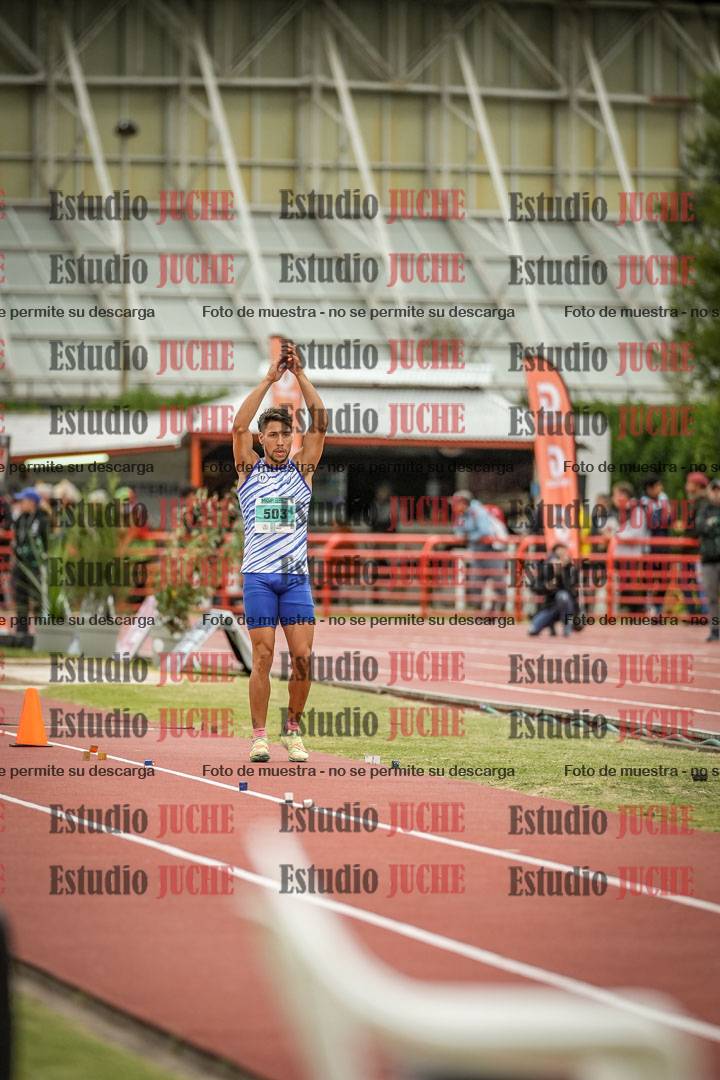 Fotos del salto en largo de varones