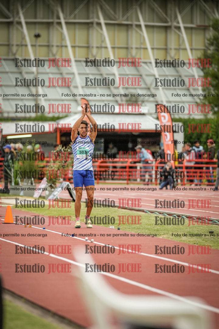 Fotos del salto en largo de varones