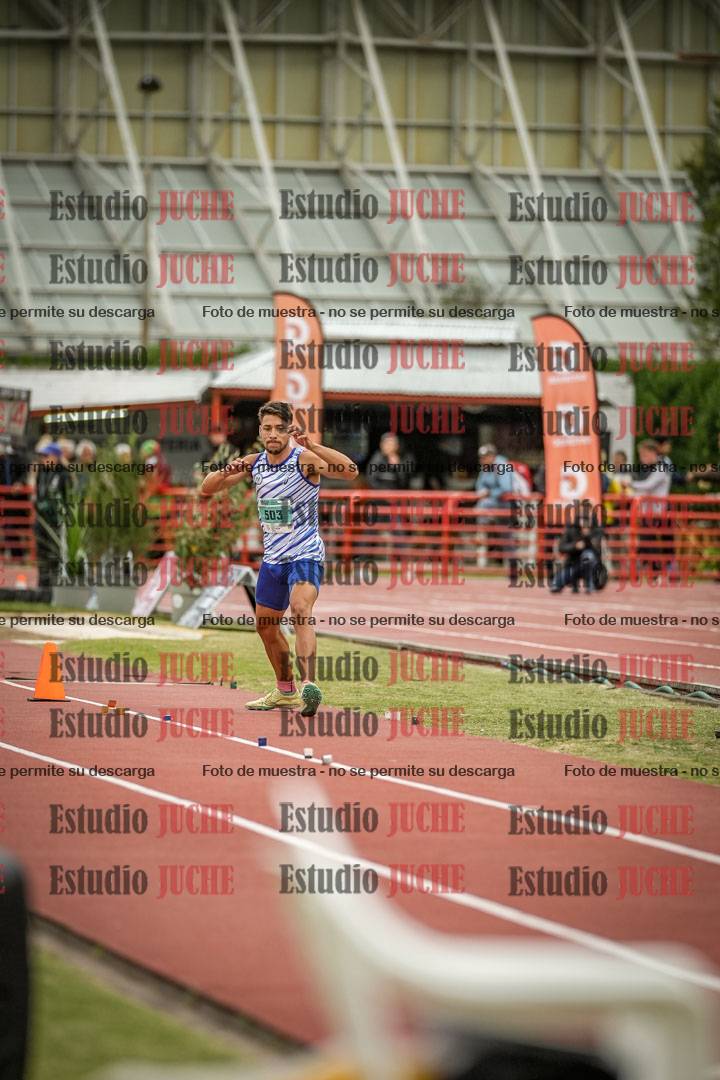 Fotos del salto en largo de varones