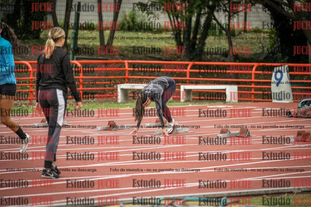 Fotos de los 100 m con vallas de mujeres - heptatlón 1