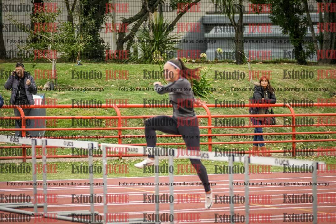 Fotos de los 100 m con vallas de mujeres - heptatlón 1