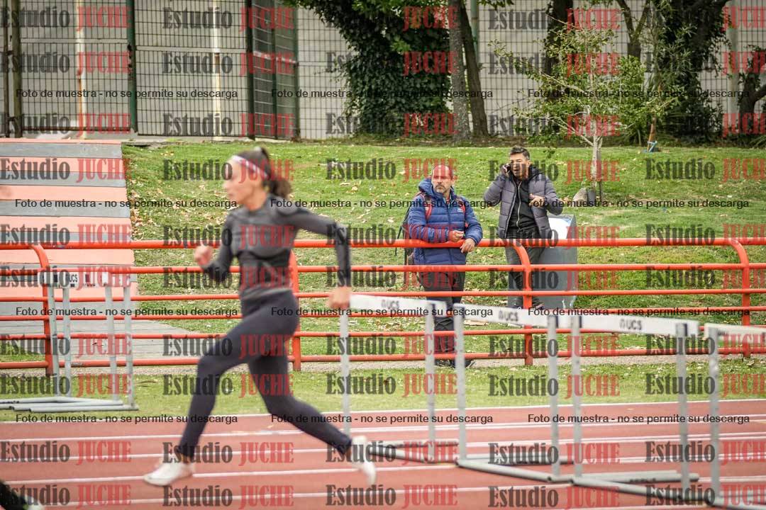 Fotos de los 100 m con vallas de mujeres - heptatlón 1