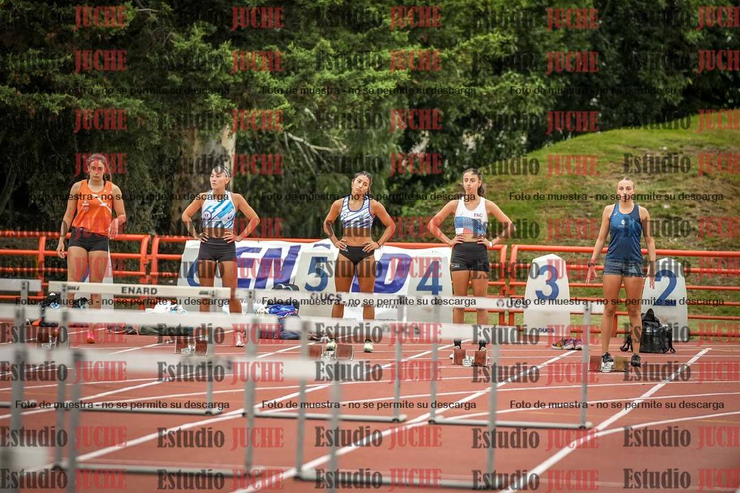 Fotos de los 100 m con vallas de mujeres - heptatlón 1