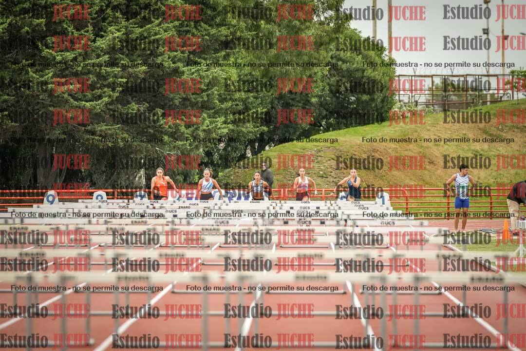 Fotos de los 100 m con vallas de mujeres - heptatlón 1