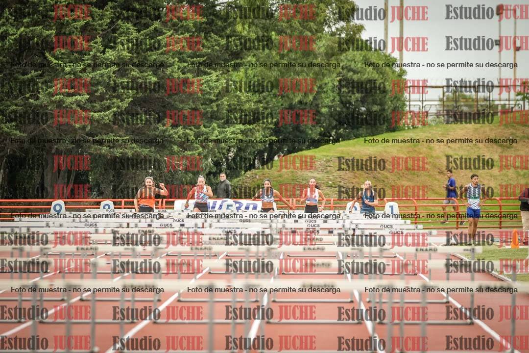 Fotos de los 100 m con vallas de mujeres - heptatlón 1