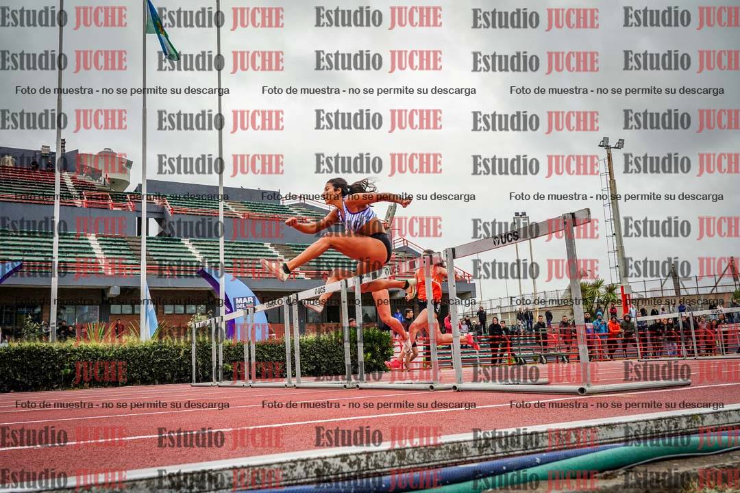 Fotos de los 100 m con vallas de mujeres - heptatlón 1
