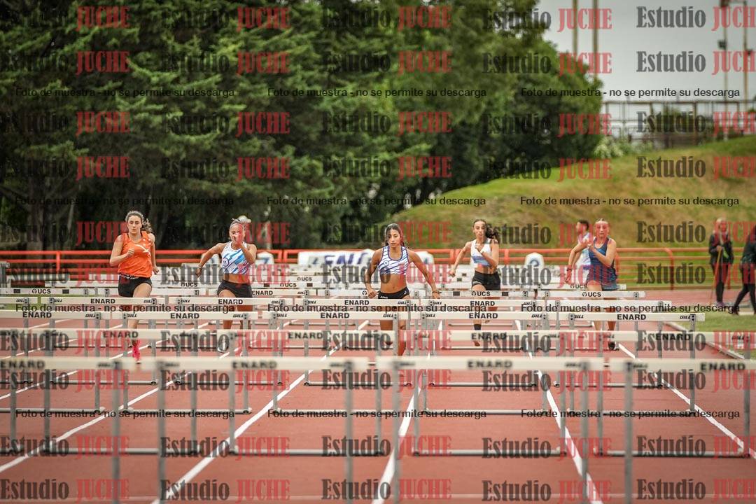 Fotos de los 100 m con vallas de mujeres - heptatlón 1