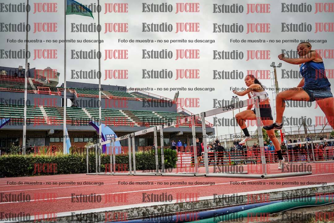 Fotos de los 100 m con vallas de mujeres - heptatlón 1