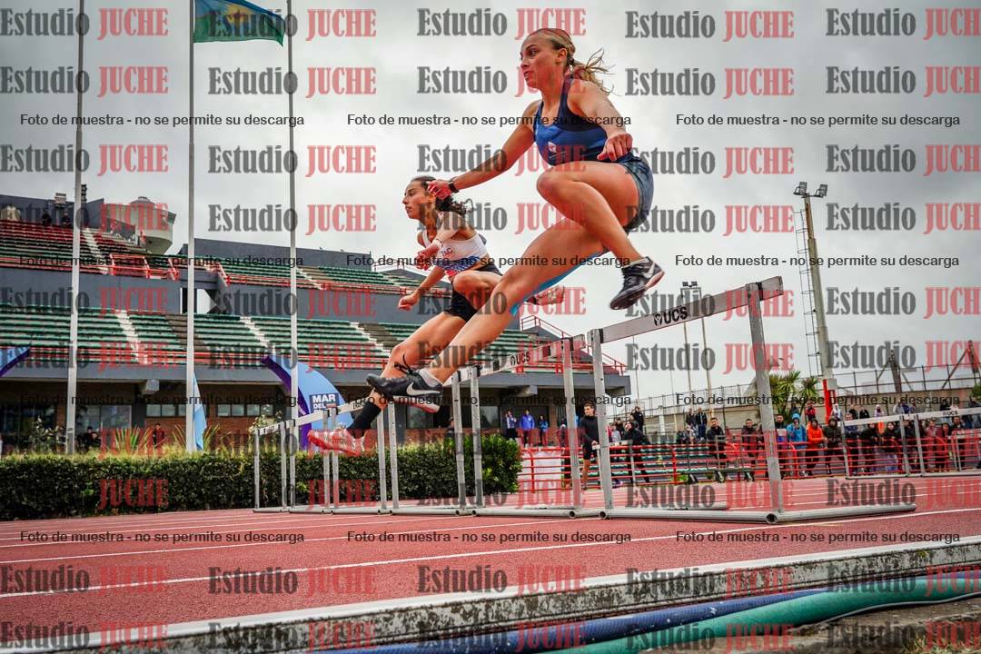 Fotos de los 100 m con vallas de mujeres - heptatlón 1