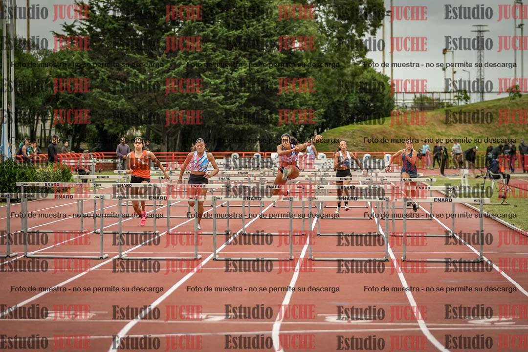 Fotos de los 100 m con vallas de mujeres - heptatlón 1