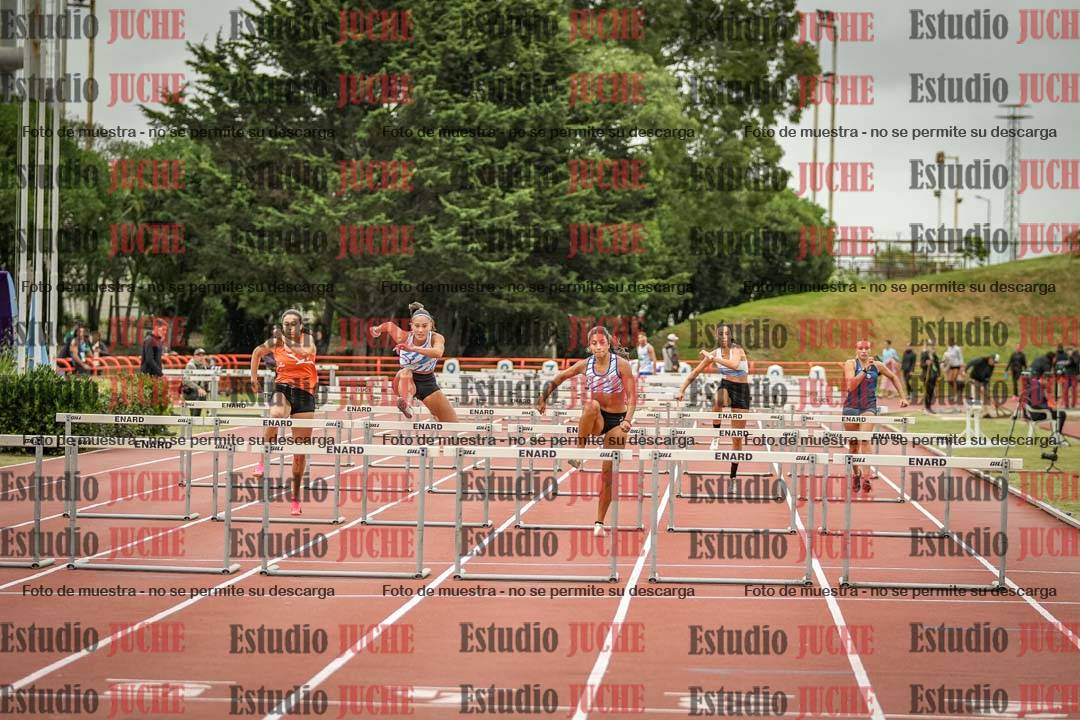 Fotos de los 100 m con vallas de mujeres - heptatlón 1