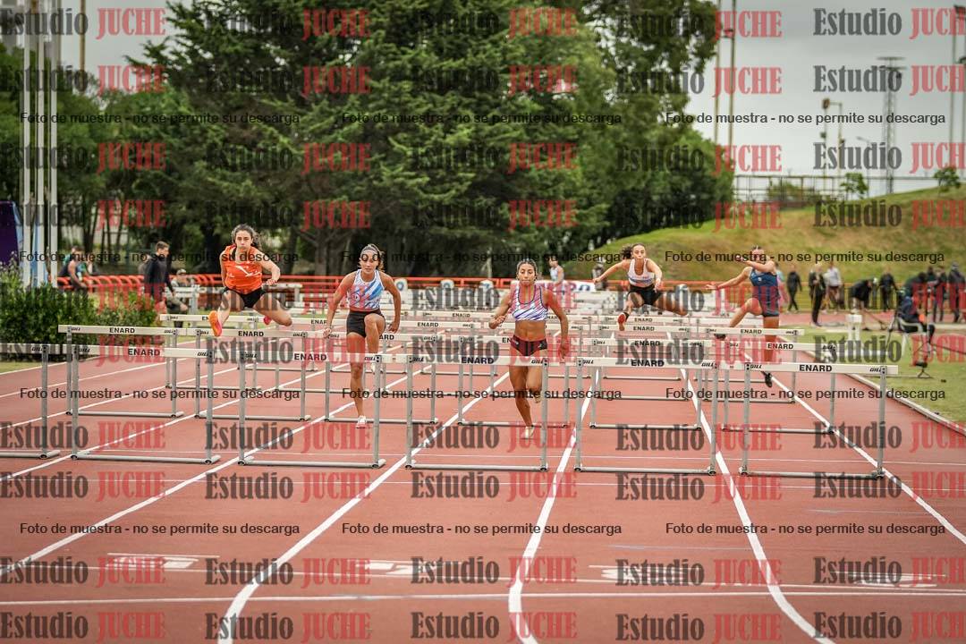 Fotos de los 100 m con vallas de mujeres - heptatlón 1